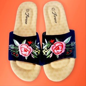 #515 New Black Rose Velvet Sandals Pool Slides 7.5 Flats Shoes